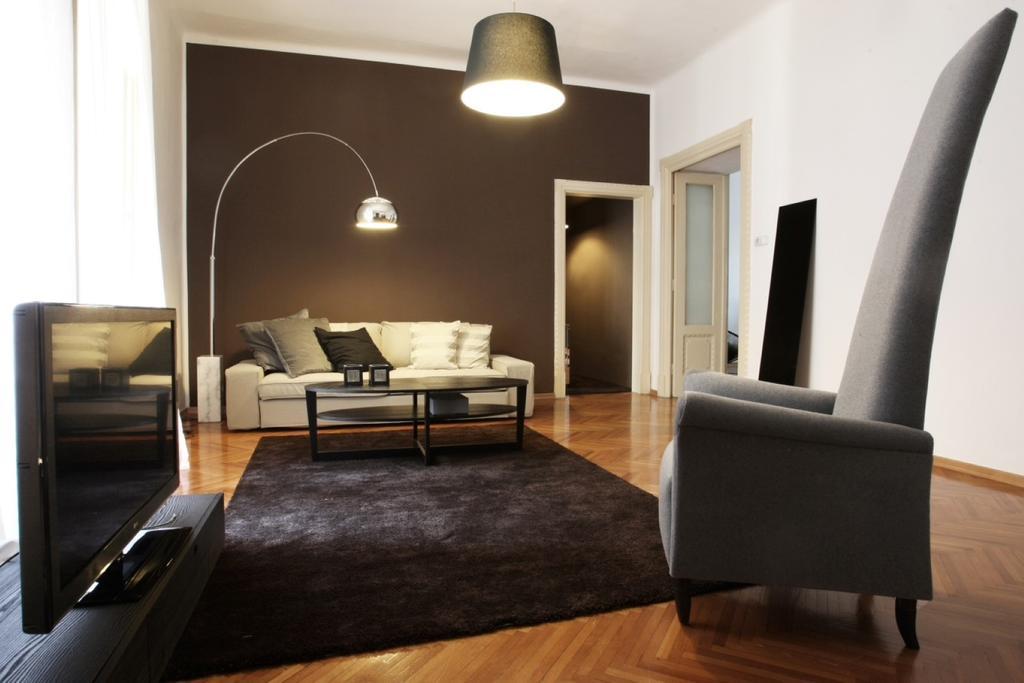 Valsabbion City Suite Pula Bagian luar foto