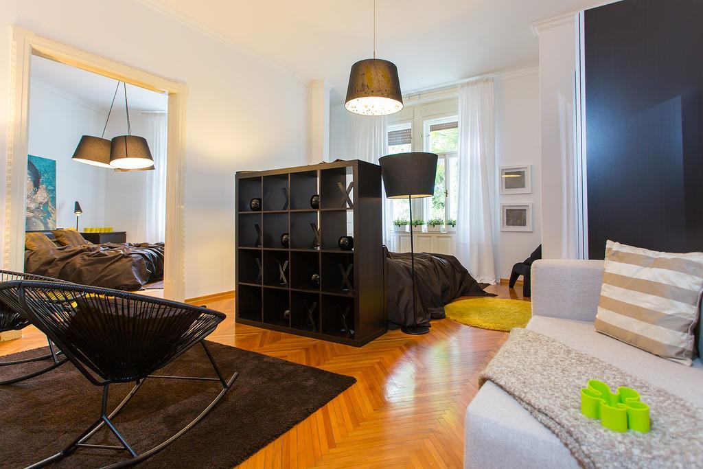 Valsabbion City Suite Pula Bagian luar foto