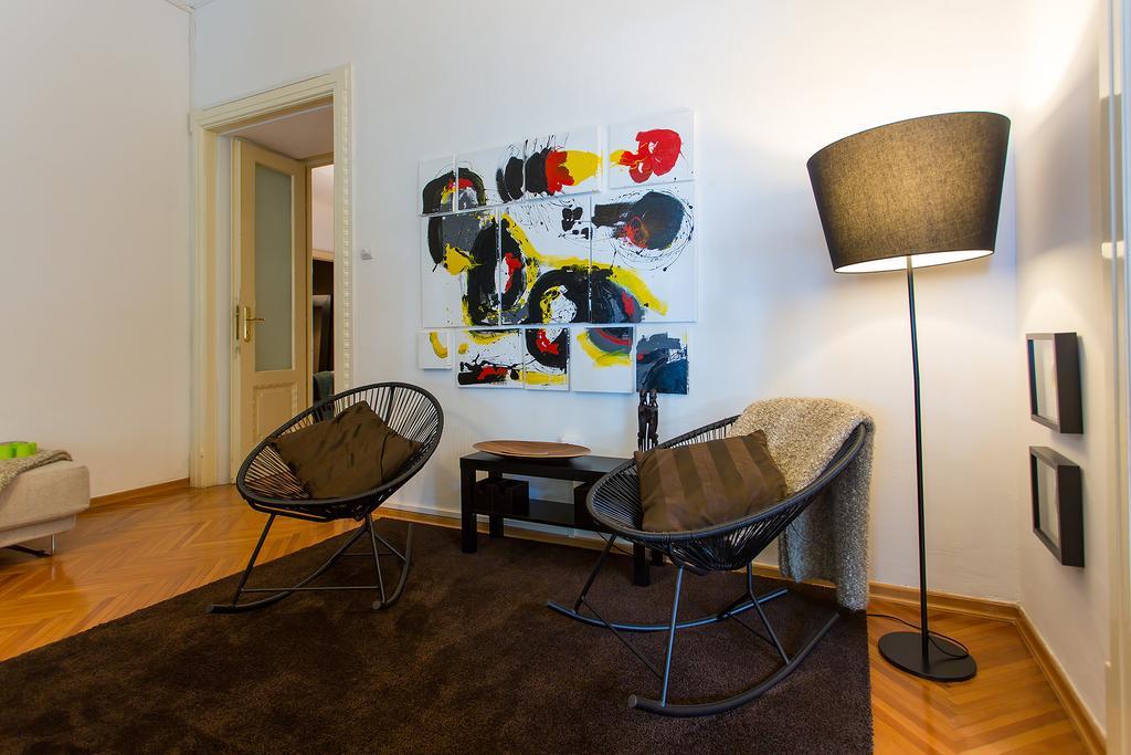 Valsabbion City Suite Pula Bagian luar foto