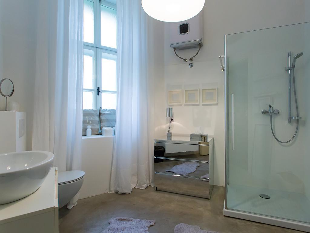 Valsabbion City Suite Pula Bagian luar foto